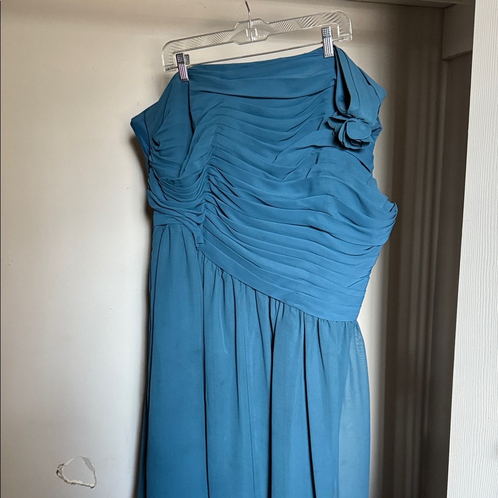 Elegant Blue Strapless Dress